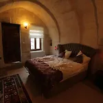 Sandik Cave House *