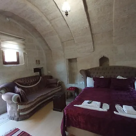 Sandik Cave House *